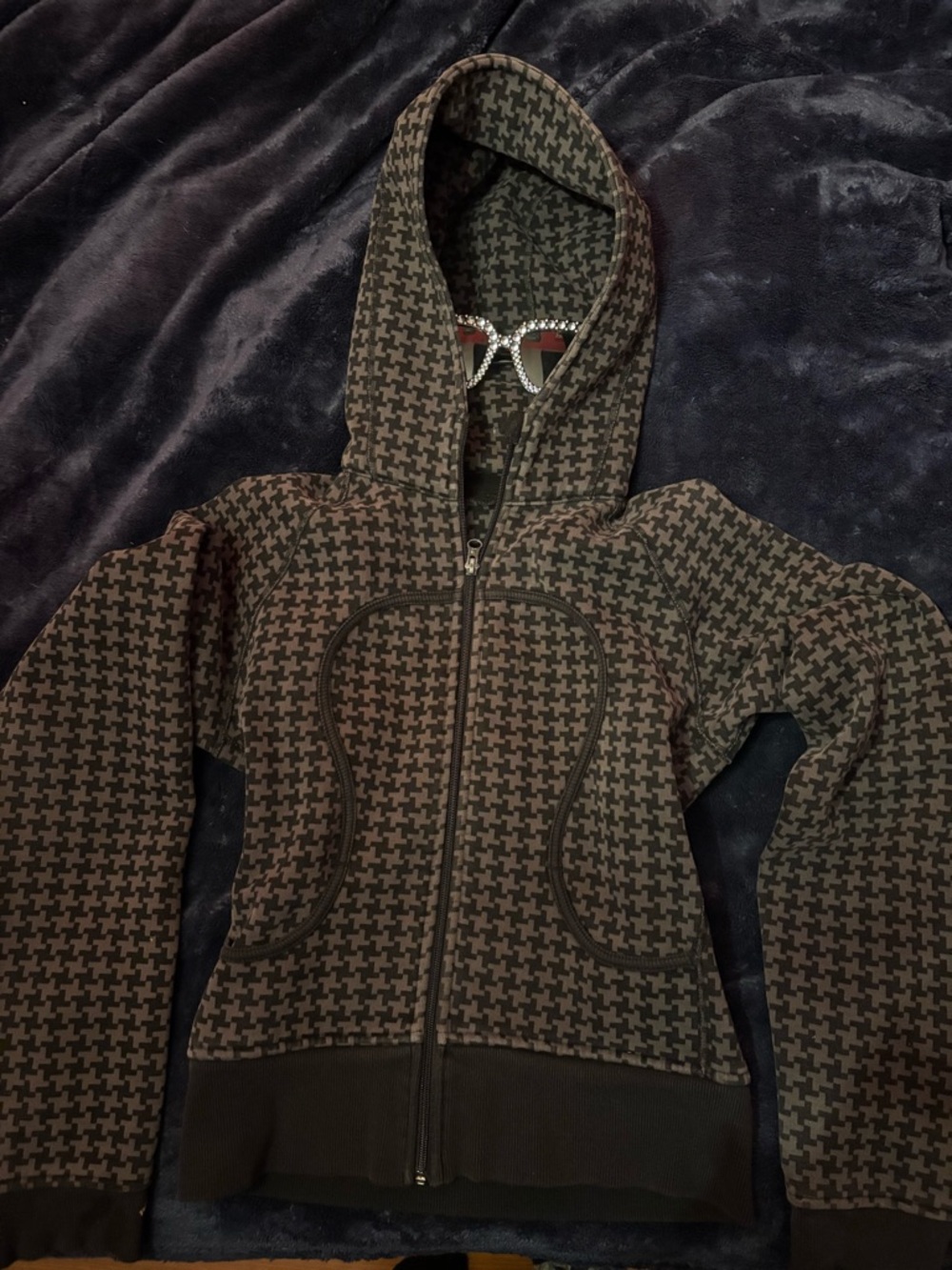Houndstooth Zip-Up Hoodie in gray and Black